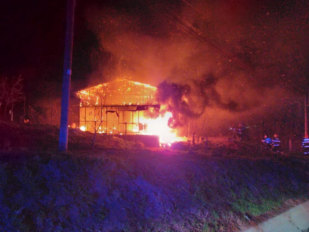 Incendiu casă și școală, sat Cristești, com. Holboca